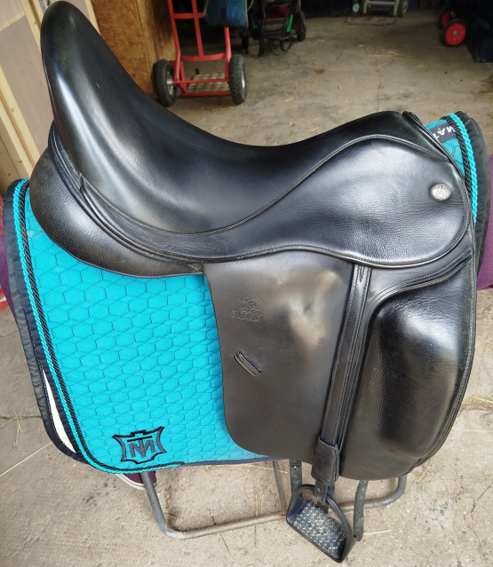 Selle dressage Fairfax 18 pouces (2019) occasion