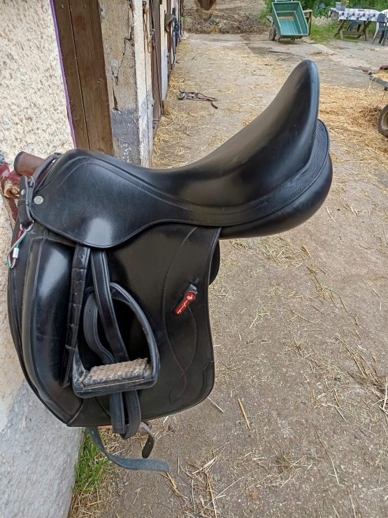 Selle dressage Équipe 18 pouces occasion