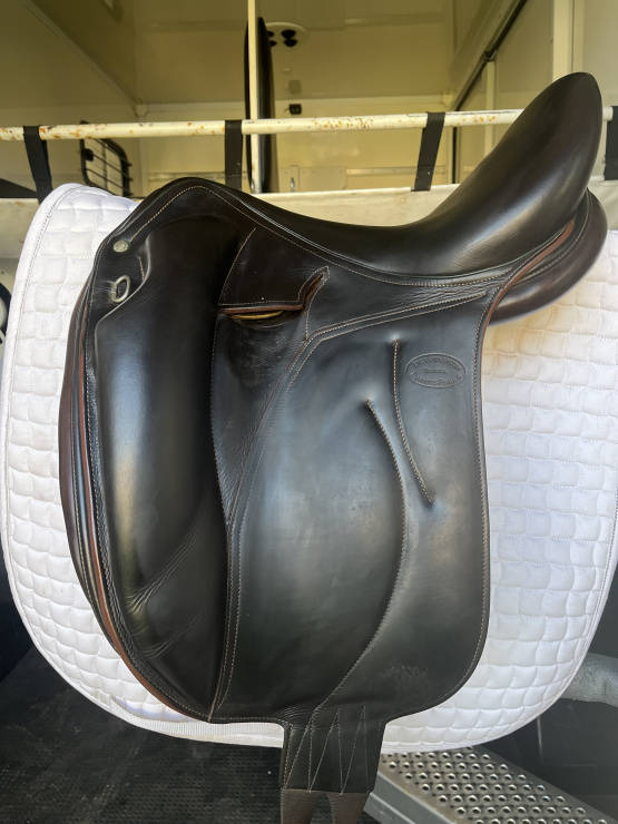 Selle dressage Devoucoux Mendia 17 pouces (2009) occasion