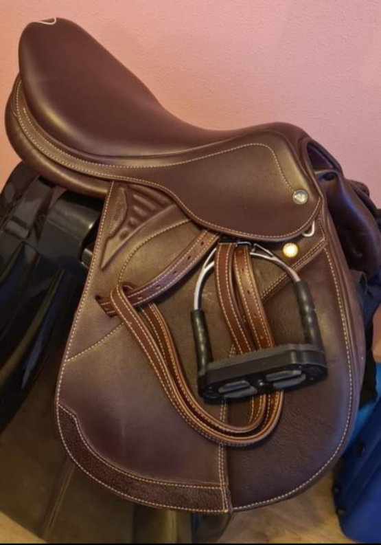 Selle mixte Prestige Versailles 18 pouces (2017) occasion