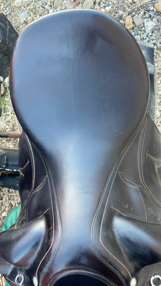 Selle dressage Devoucoux Mendia 17 pouces (2009) occasion