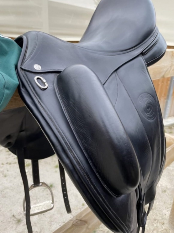 Selle dressage Forestier Aachen 17,5 pouces (2019) occasion