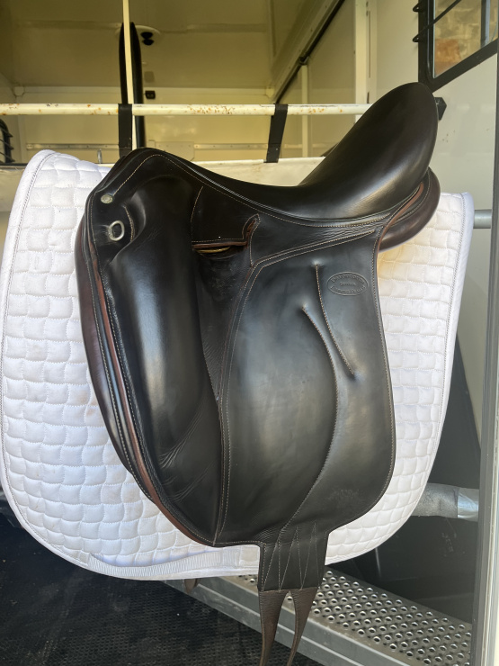 Selle dressage Devoucoux Mendia 17 pouces (2009) occasion