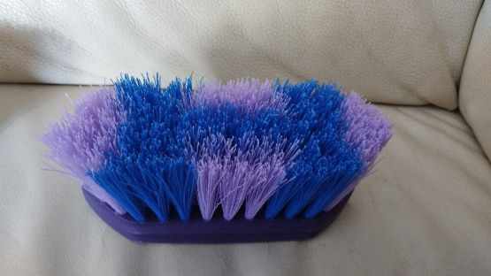 Brosse dure Hippotonic violet et bleu (neuf) occasion