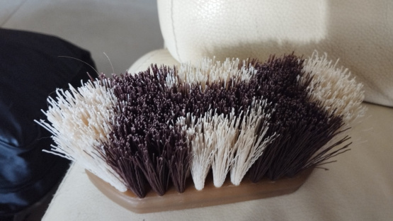 Brosse dure Hippotonic marron (neuf) occasion