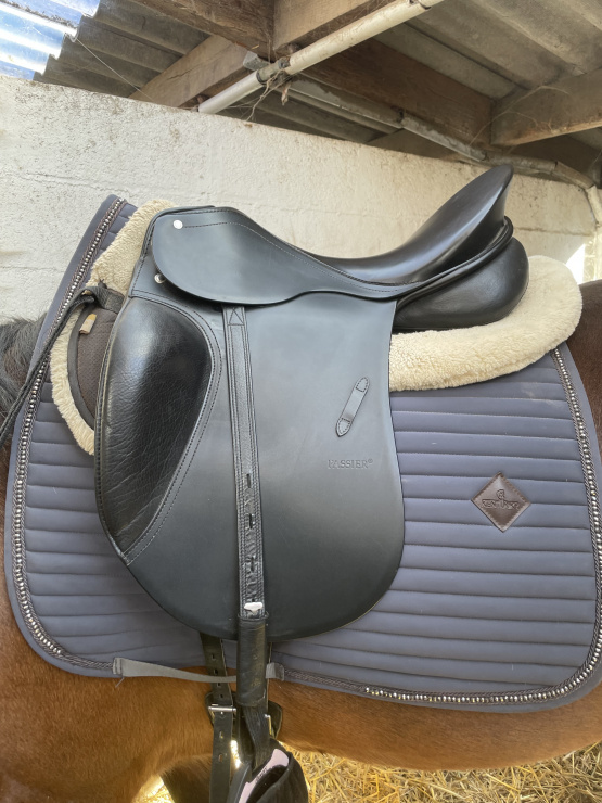 Selle dressage Passier 17 pouces occasion