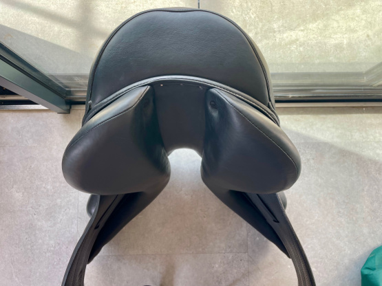 Selle dressage Forestier Aachen 17.5 pouces (2023) occasion