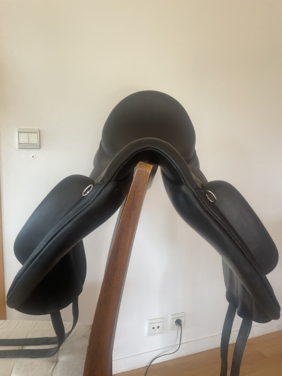 Selle dressage Forestier Aachen 17,5 pouces (2022) occasion