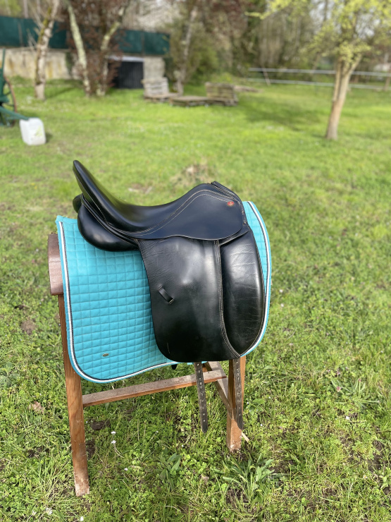 Selle dressage Jorge Canaves 18 pouces occasion