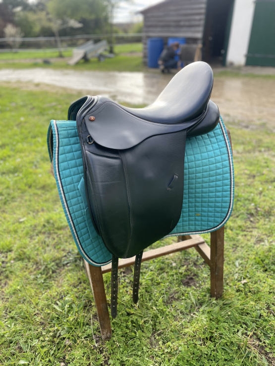 Selle dressage Jorge Canaves 18 pouces occasion