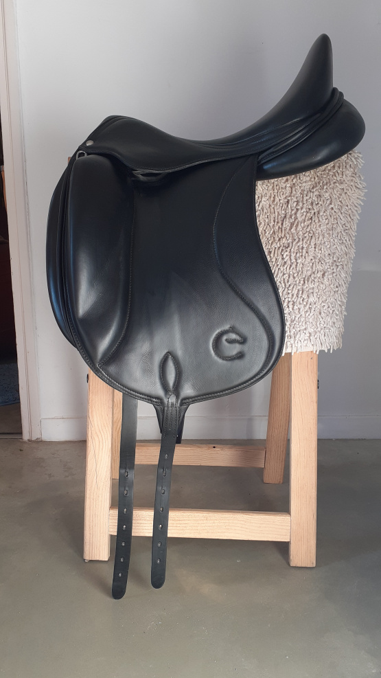 Selle dressage portugaise 17,5 pouces (2023) occasion