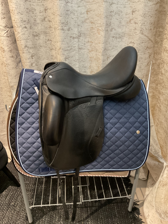 Selle dressage Custom Icon Star 17,5 pouces occasion