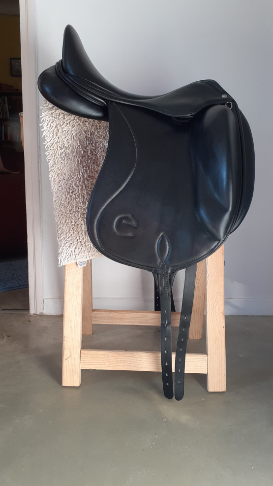 Selle dressage portugaise 17,5 pouces (2023) occasion