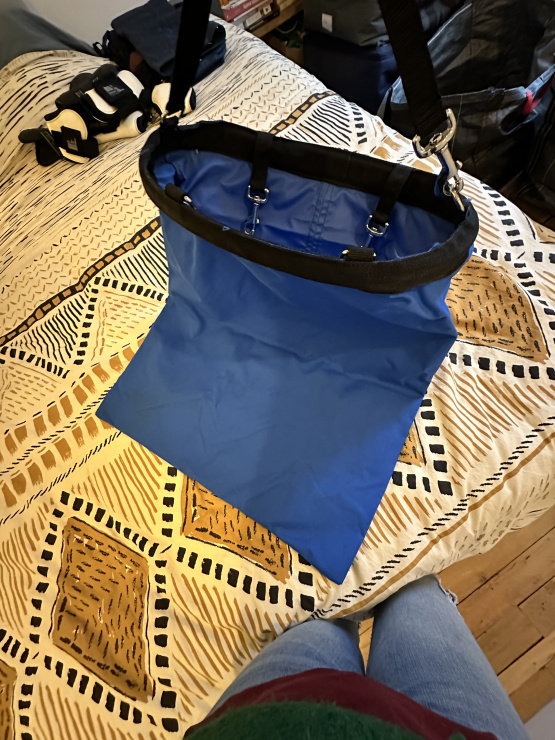 Sac à foin premium Equithème bleu en tissu occasion