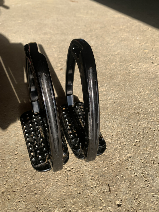 Étriers de sécurité Tech Stirrups Venice Sloped dressage occasion