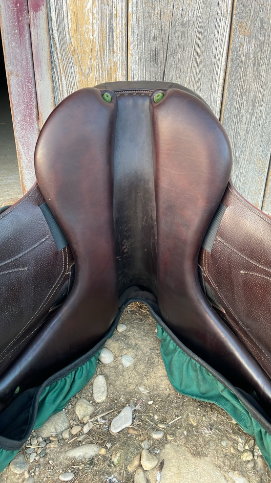 Selle dressage Devoucoux Mendia 17 pouces (2009) occasion