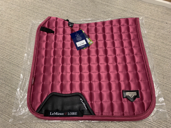 Tapis de selle LeMieux Loire dressage rose (cheval) neuf occasion