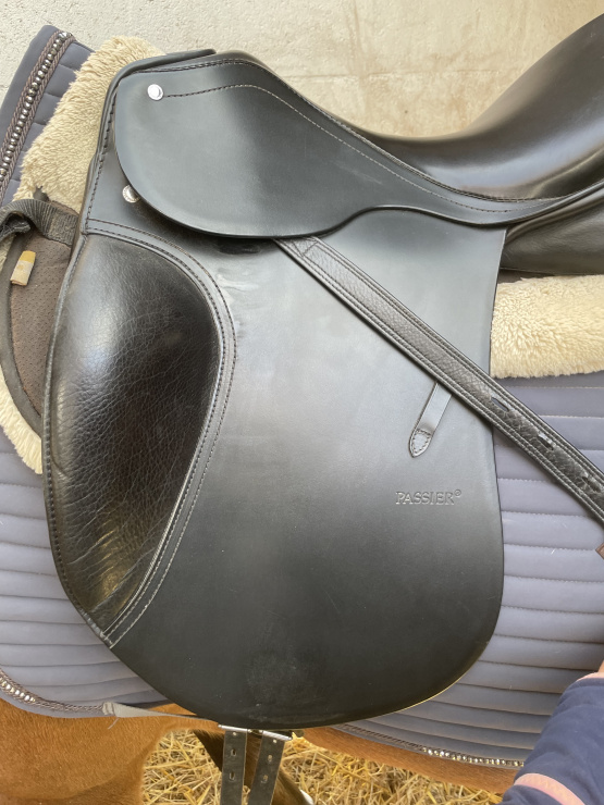 Selle dressage Passier 17 pouces occasion