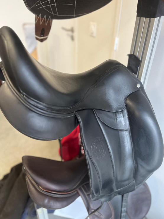 Selle dressage Forestier Aachen 18 pouces (2020) occasion