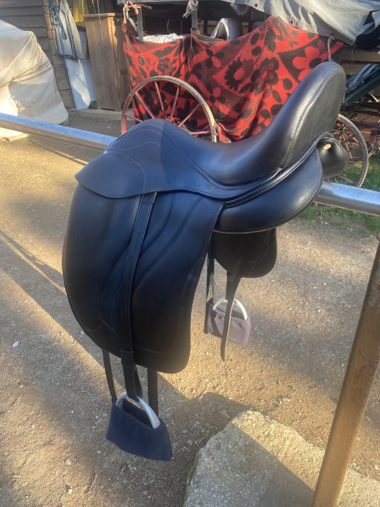 Selle dressage Antarès 18 pouces (2013) occasion