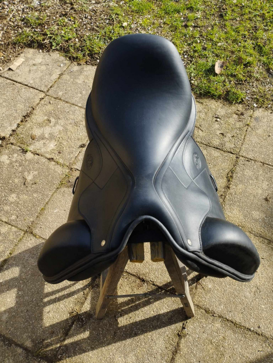 Selle dressage Antarès Signature 18 pouces (2023) occasion