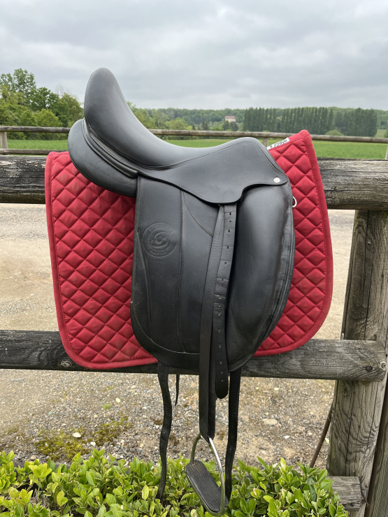 Selle dressage Forestier Aachen 17 pouces (2021) occasion