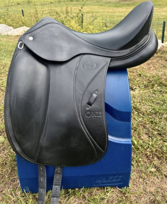 Selle dressage Hervé Godignon 17 pouces occasion