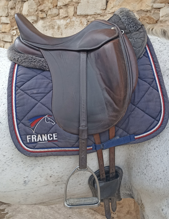 Selle dressage Childeric 17 pouces occasion