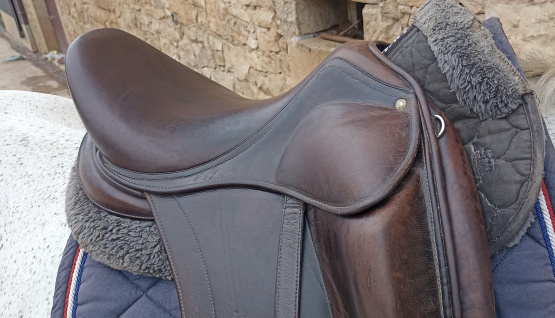 Selle dressage Childeric 17 pouces occasion