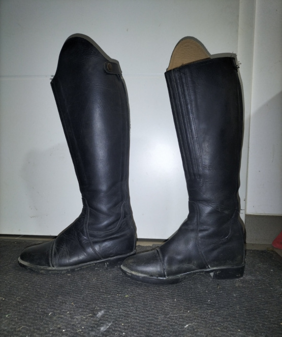 Bottes cuir noir (38) occasion