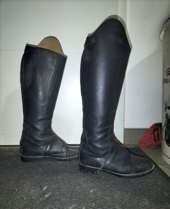 Bottes cuir noir (38) occasion