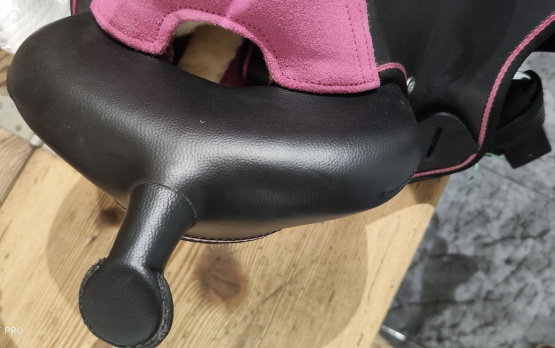 Selle Western poney noir et rose (neuf) occasion