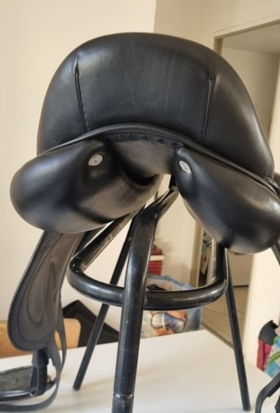 Selle dressage Vincent Gaffet Othello 17,5 pouces (2016) occasion