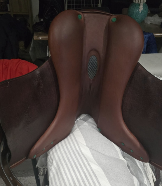 Selle dressage Equipe Viktoria 17 pouces (2015) occasion