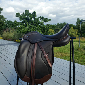 2024 Selle dressage Ikonic 17'5 pouces occasion