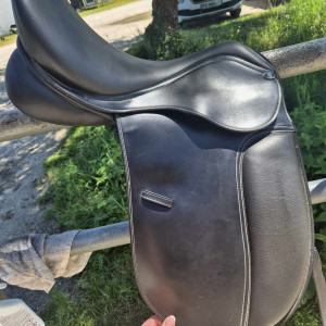 Selle dressage Waldhausen 17,5 pouces occasion