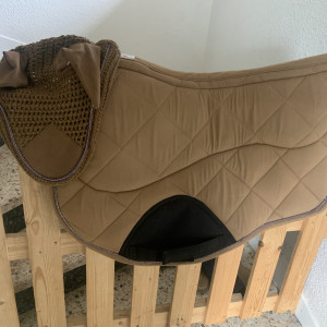 Tapis de selle & bonnet Equithème marron (cheval) occasion