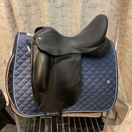 Selle dressage Custom Icon Star 17,5 pouces