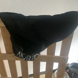 Couvre selle Norton (neuf)