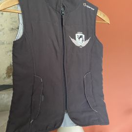 Veste Fouganza sans manche noir (10ans) neuf