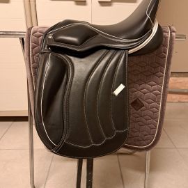 Selle dressage Façon 17 pouces (2023) neuf