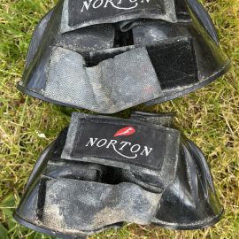 Cloches Norton noir (poney)